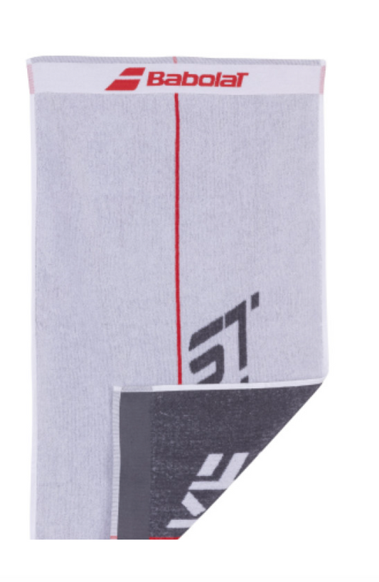מגבת טניס סטרייק בבולט Medium Towel Strike Babolat, עשויה מ־100% כותנה, אידיאלית למשחק טניס.
