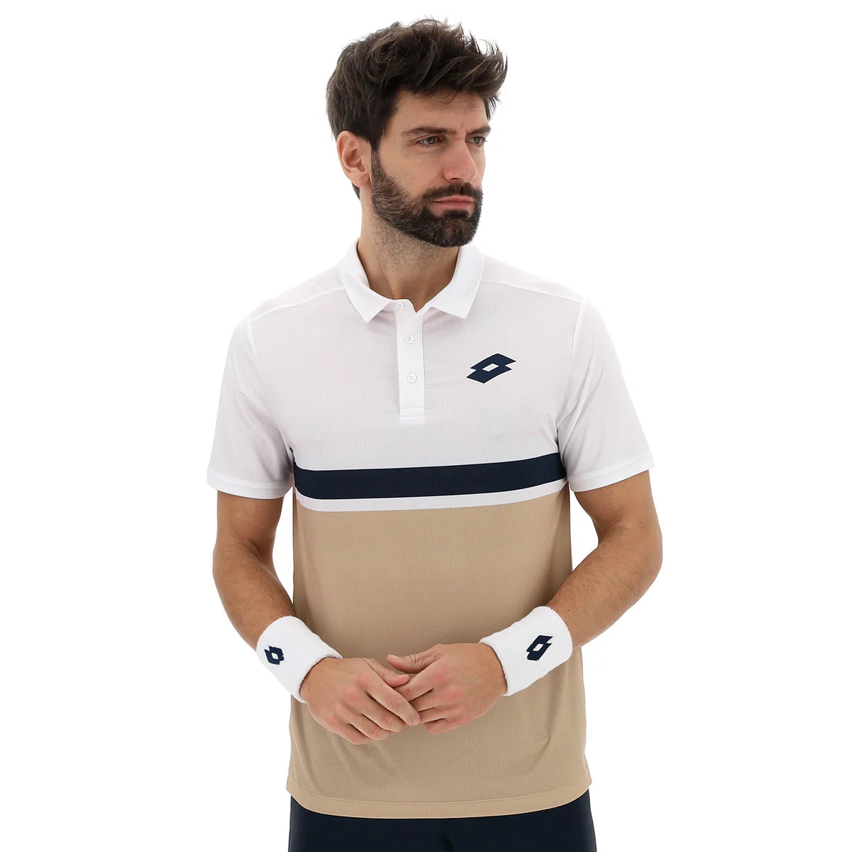 חולצת טניס לוטו TENNIS TECH D1 POLO SHIRT LOTTO גברים לבושה בחולצת פולו עם עיצוב Color-Block מקצועי.