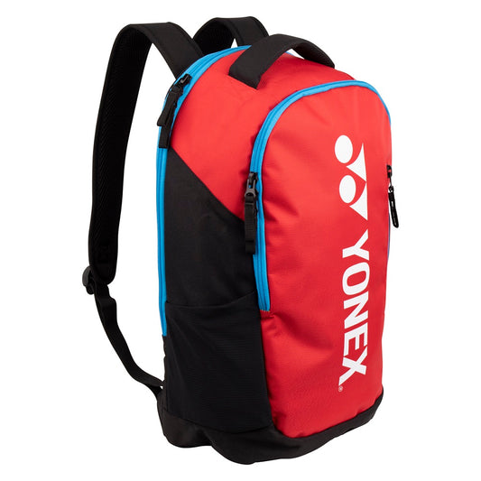 תיק גב טניס לילדים Yonex Club Backpack 2522 Red | יונקס בצבע אדום עם כיסים נוחים ועיצוב ספורטיבי.