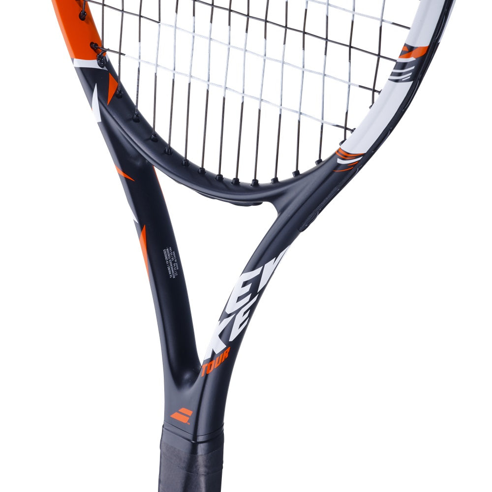 מחבט טניס Babolat Evoke Tour משקל 275 גרם | בבולט - תקריב על הידית והמסגרת