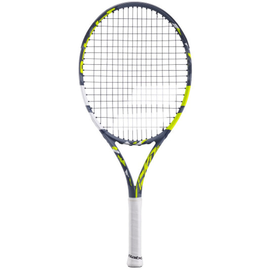 מחבט טניס לילדים Babolat Aero Junior 25 | בבולט - מחבט על רקע לבן עם עיצוב נועז ואחיזה מותאמת לילדים.