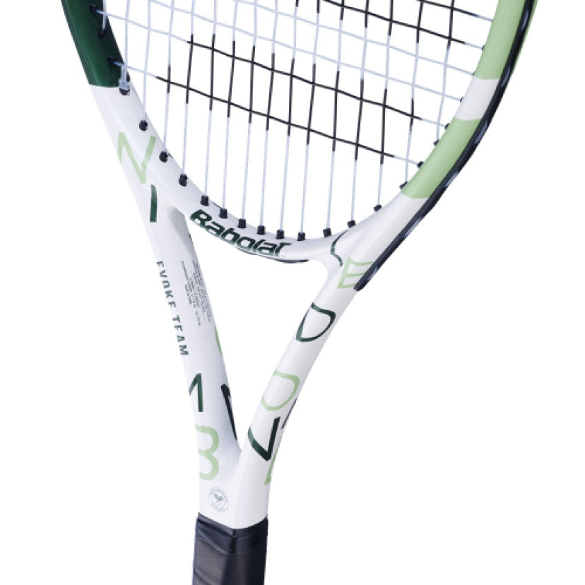 מחבט טניס Babolat Evoke 102 Wimbledon משקל 270 גרם | בבולט - מחבט קל ואידיאלי לשחקנים מתחילים.