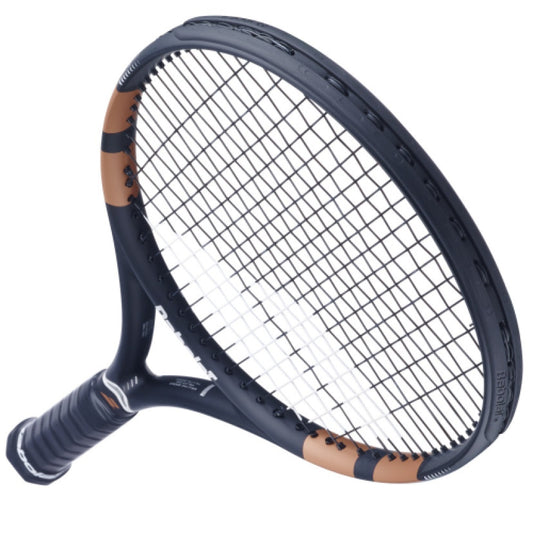מחבט טניס Babolat Drive Black משקל 295 גרם | בבולט - עיצוב שחור מט עם נגיעות נחושת.
