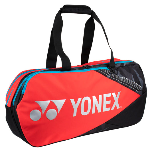 תיק טניס Yonex Pro Tournament Bag 92231 Red | יונקס - תיק בעיצוב אדום עם ידיות נשיאה, מתאים למחבטים וציוד ספורט.