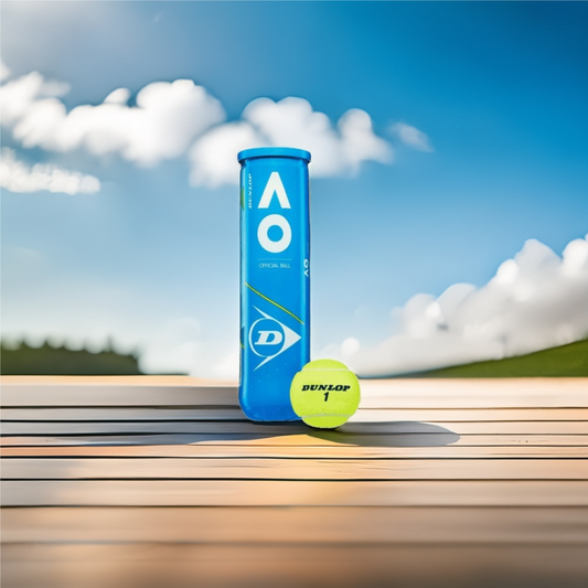 קרטון כדורי טניס Dunlop Australian Open (3 כדורים בקופסה) | דנלופ, כדור טניס על רקע השמים.