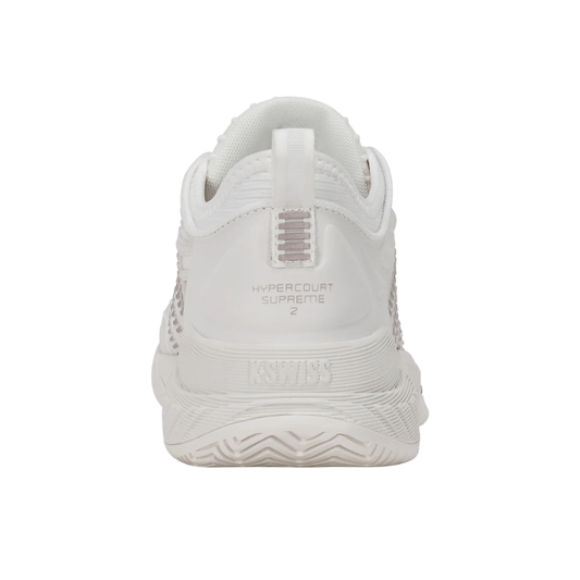 מבט מאחור על העקב של נעלי טניס K-Swiss Hypercourt Supreme 2 לנשים בצבע לבן