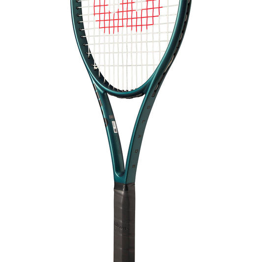 מחבט טניס Wilson Blade 100UL V9 | וילסון - עיצוב ירוק אמרלד לילי ואיכות גבוהה.