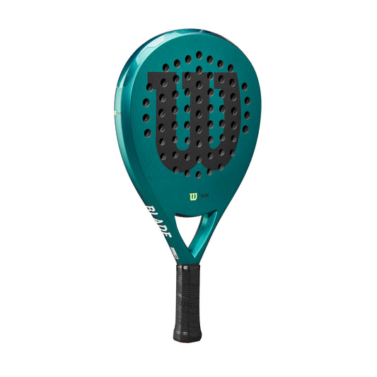 מחבט פאדל Wilson Blade V3 Padel | וילסון בגוון טורקיז עם עיצוב מודרני ונקודות חבטה.