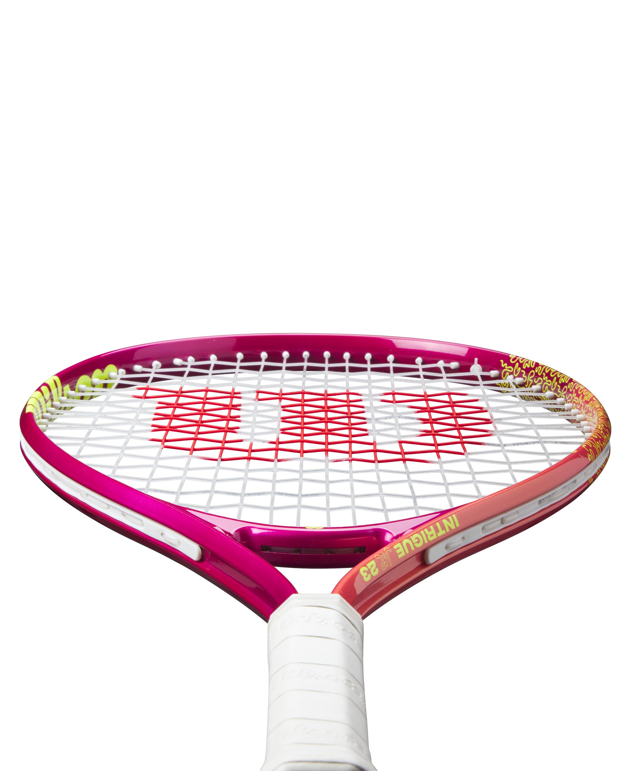 מחבט טניס לילדות Wilson Intrigue Jr 23 Tennis Racket | וילסון - מבט על מסגרת בצבעים ורודים עם לוגו וילסון.