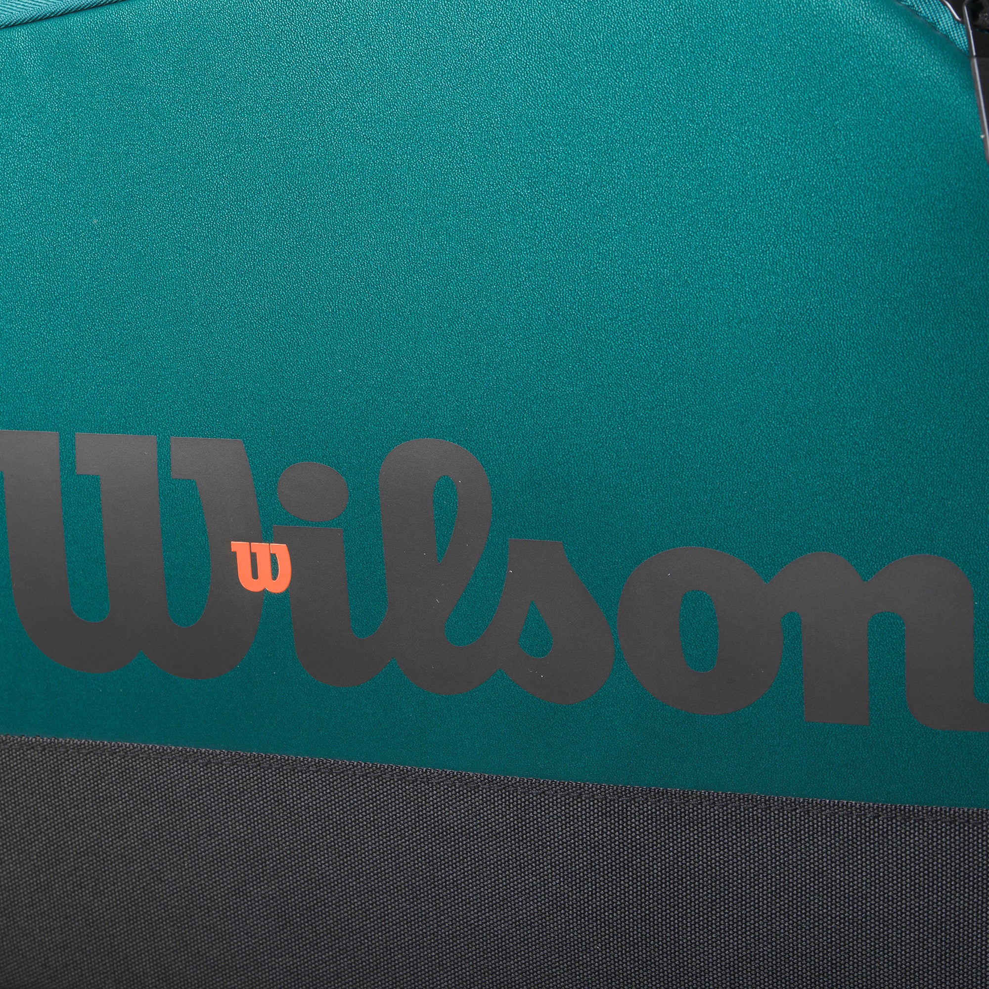 תיק טניס Wilson Blade Super Tour 15PK | וילסון עם לוגו ווילסון על רקע ירוק
