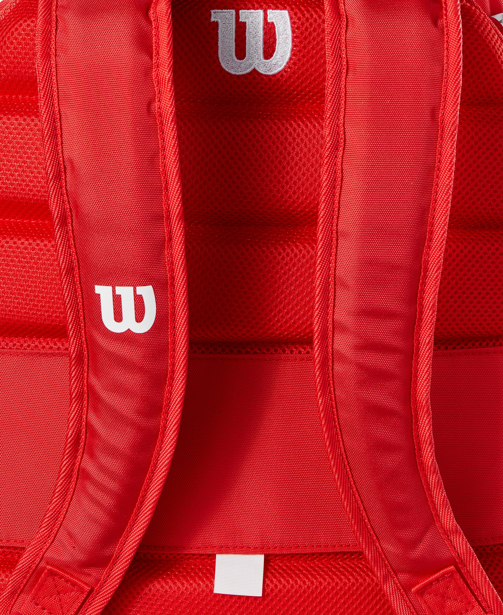 תיק טניס Wilson Super Tour Backpack Red | וילסון - רצועות גב מרופדות באדום עם לוגו וילסון