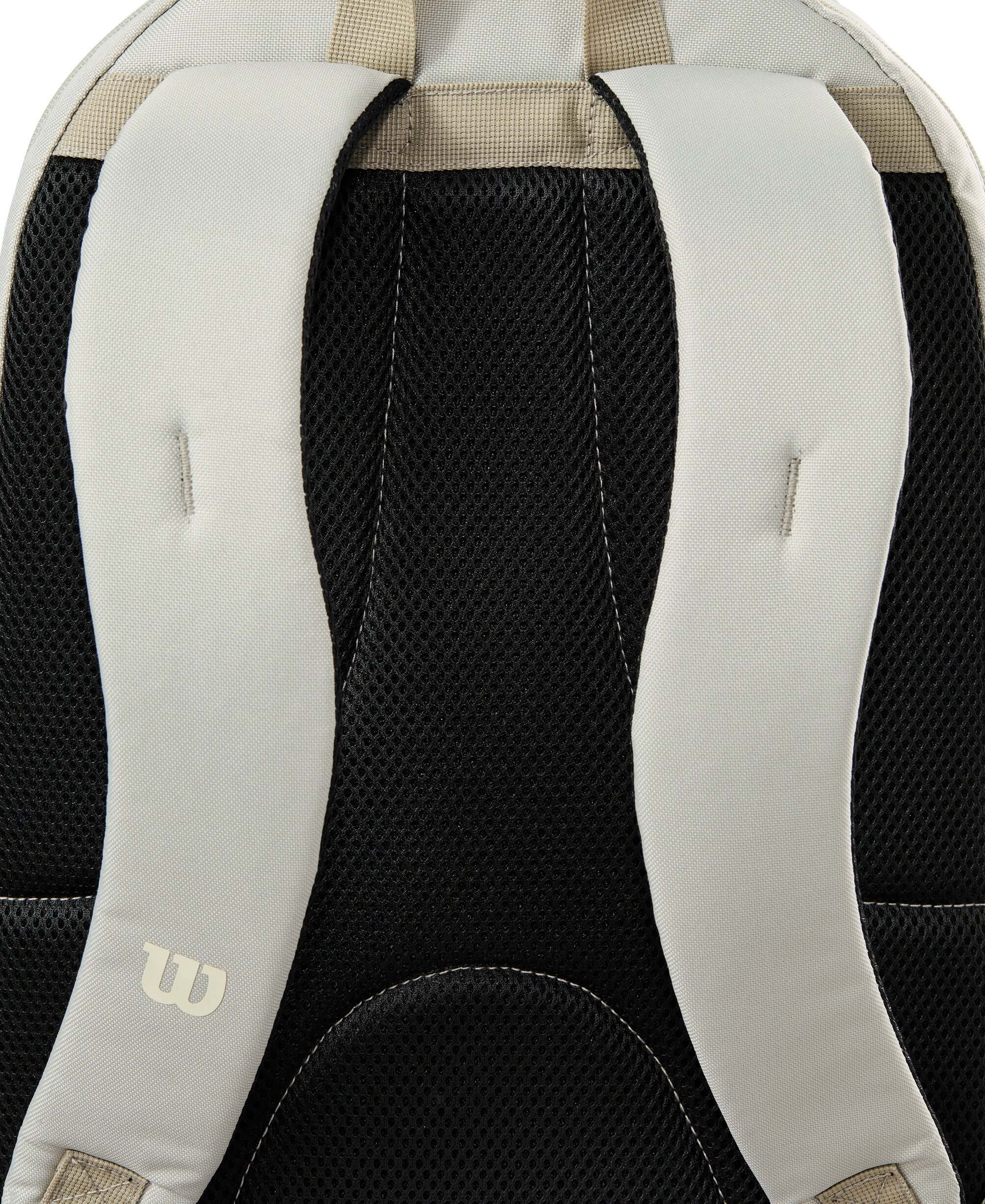 תיק טניס וילסון  | Team Backpack Wilson אפור - פרטי רצועות גב נוחות ואיכותיות