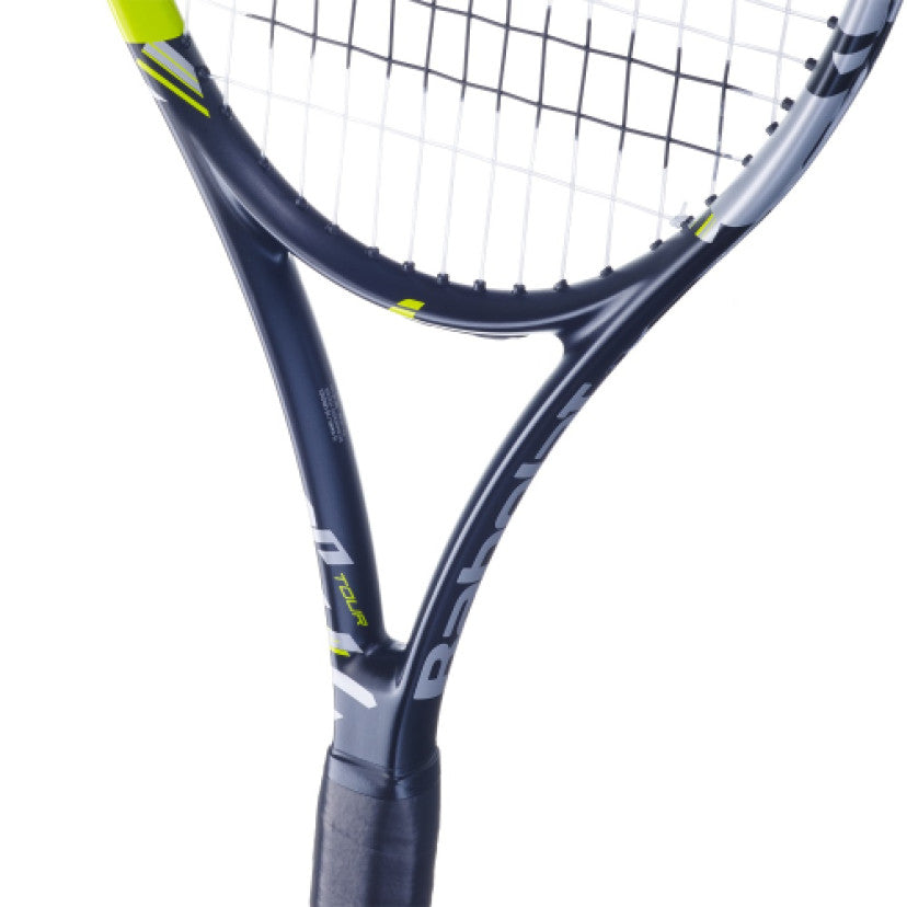 מחבט טניס Babolat Pulsion Tour משקל 285 גרם | בבולט - זווית תקריב של המחבט