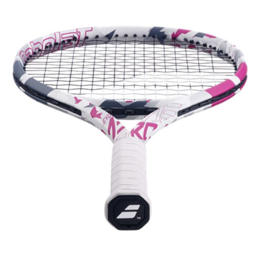 מחבט טניס Babolat Evo Aero Pink משקל 275 גרם | בבולט - דגם עם גימור ורוד ועיצוב מודרני.