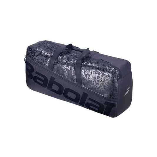 תיק טניס Babolat Duffle M Classic | בבולט, תיק ספורט במראה מודרני וקומפקטי, מתאים לשחקני טניס.