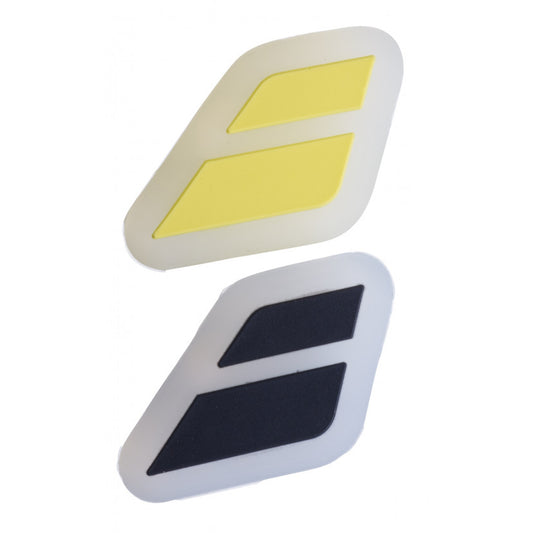 בולם זעזועים בבולט Flag Damp Babolat כחול שחור זוגי עם לוגו Babolat נגד רעידות